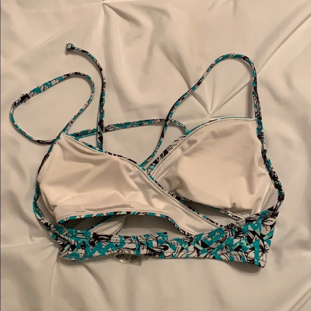 cross bikini top - Picture 2 of 2